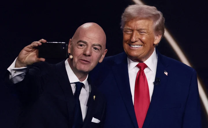 FIFA hoãn treo giò gây tranh cãi, ngôi sao Mỹ thừa nhận lợi bất cập hại gianni infantino trump 04514508 - FIFA hoãn treo giò gây tranh cãi, ngôi sao Mỹ thừa nhận lợi bất cập hại